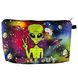 Chill Out Alien Pouch.